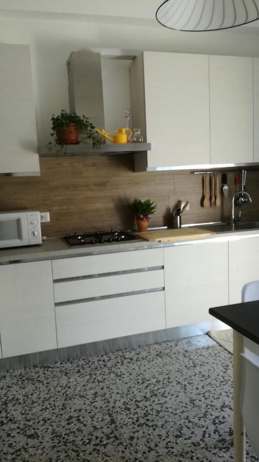 Casa Chiara Apartment San Benedetto del Tronto Luaran gambar